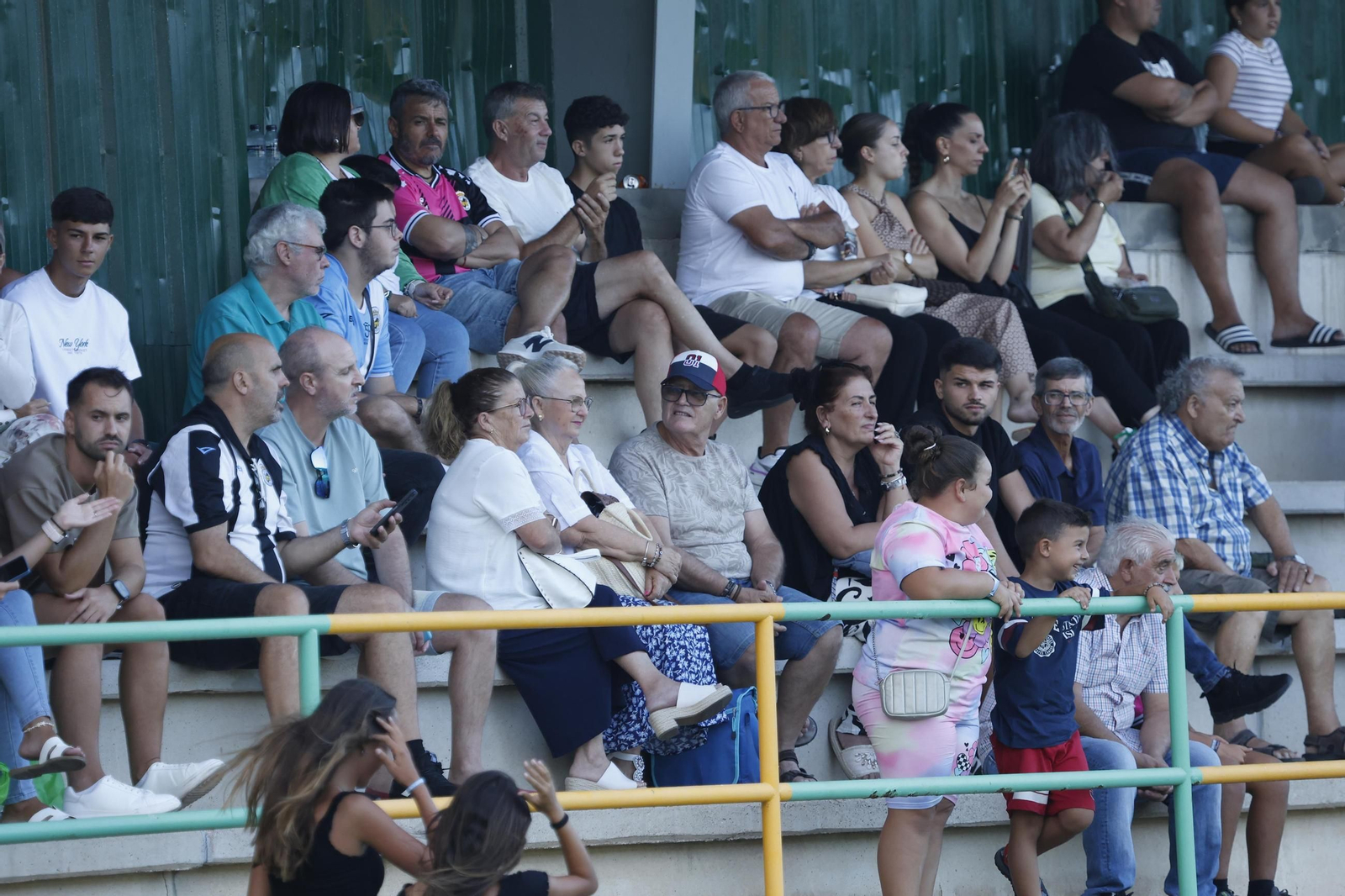 "Las fotos del partido de entrenamiento de la Balona con el Mons Calpe de Gibraltar"