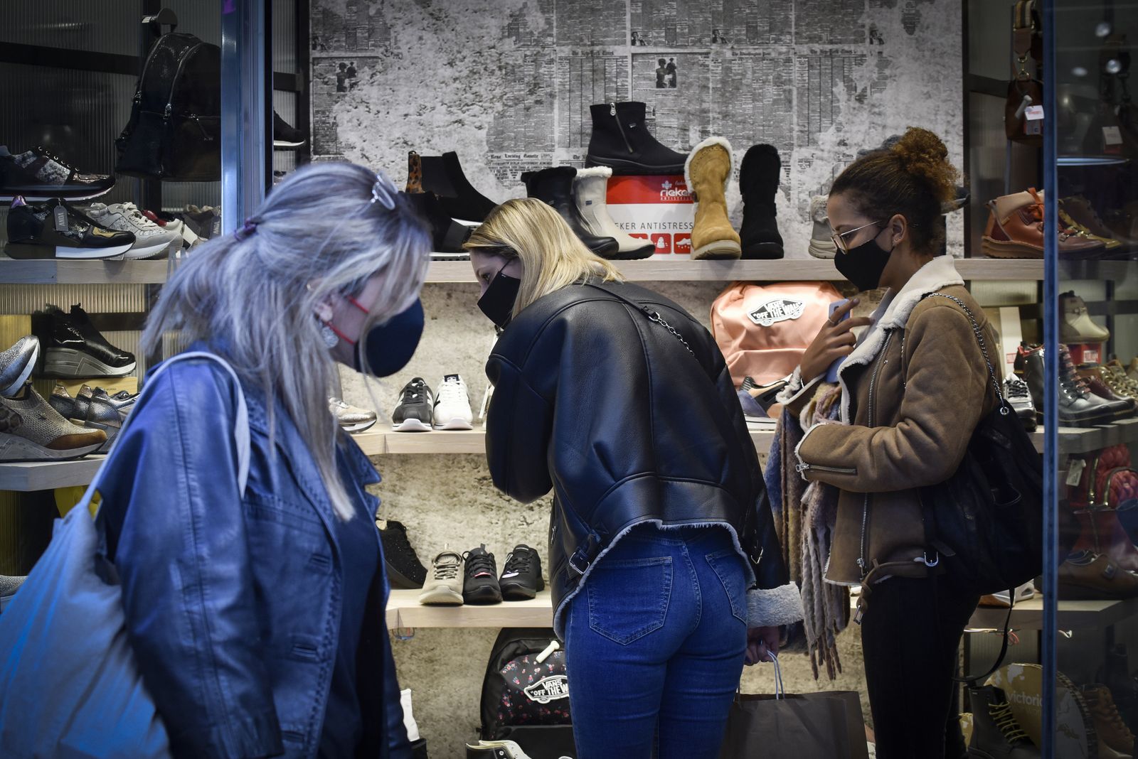 Luces y sombras en un buen puente para el comercio y la hostelería