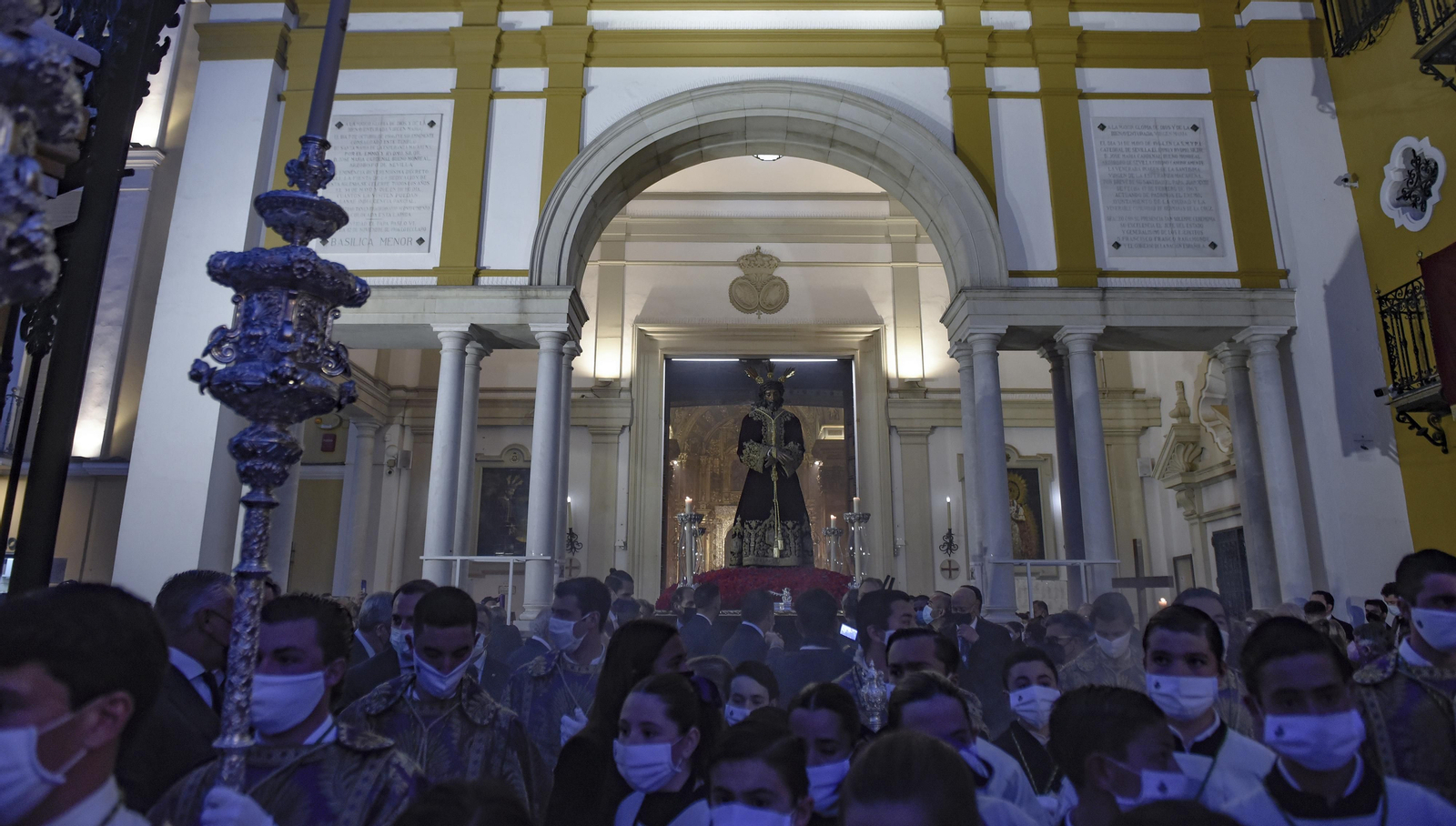 El Vía Crucis de Nuestro Padre Jesús de la Sentencia, en imágenes