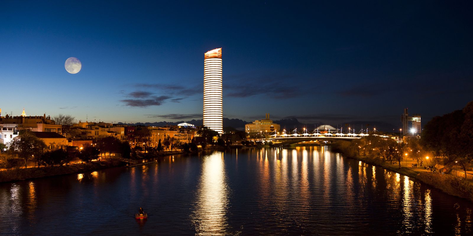 Torre Sevilla estrena servicio de alquiler de vehículos con Enterprise Holding