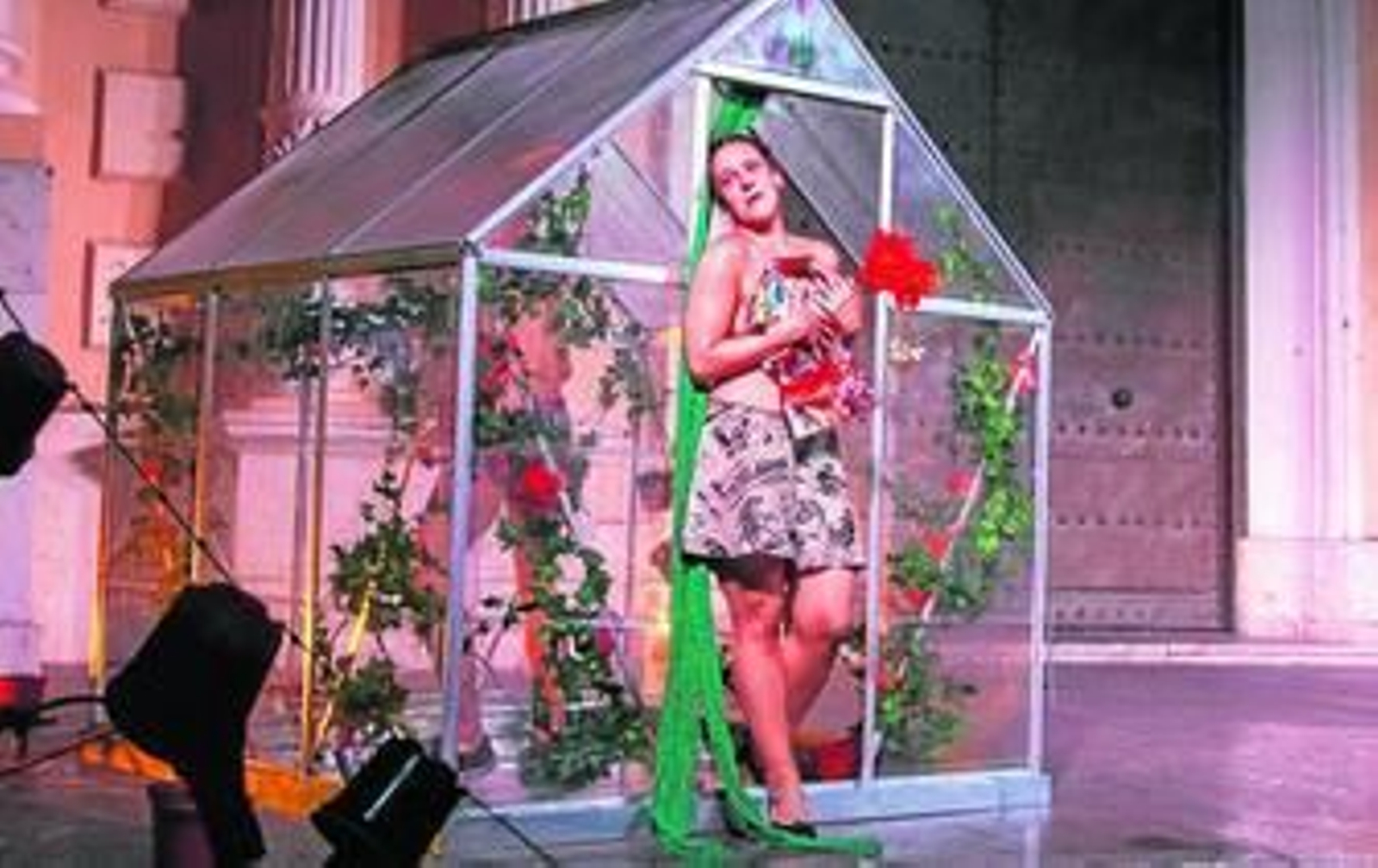 Una imagen de 'Entre tú y yo', la pieza de la Compañía Mar Gómez que inaugura el lunes el Ciclo de Danza.