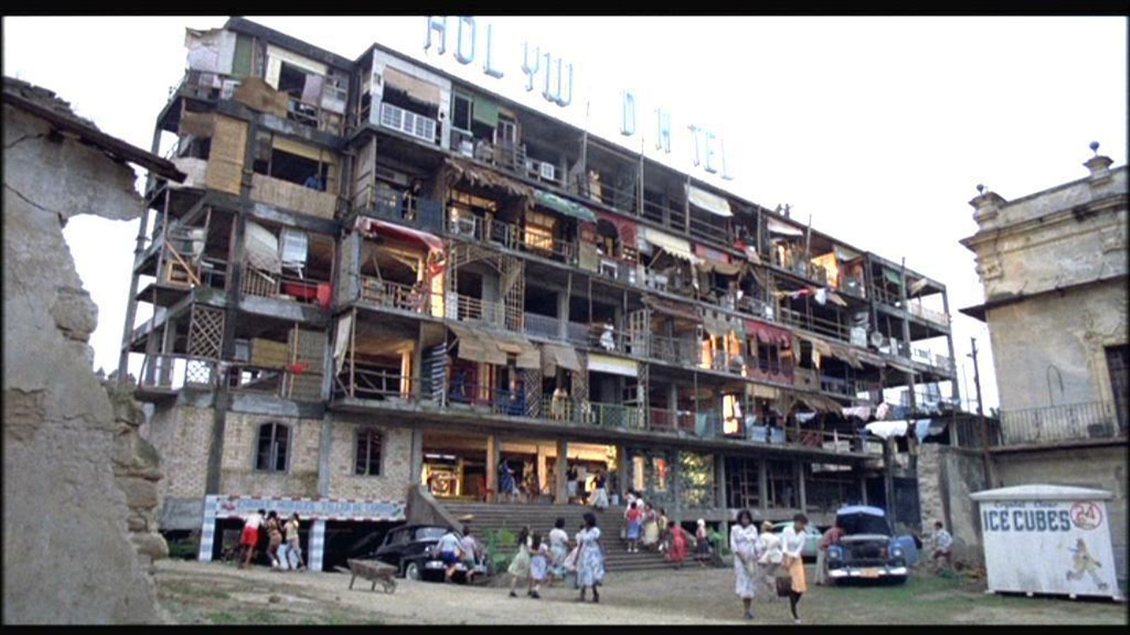 Así se aprovechó para el rodaje la antigua estructura del hotel del Alcázar que luego fue demolido.