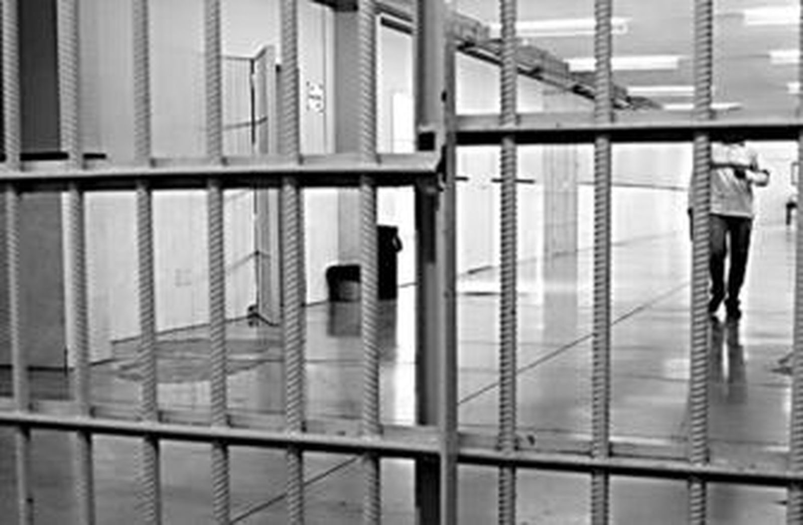 Uno de los patios de la prisión provincial de El Acebuche.