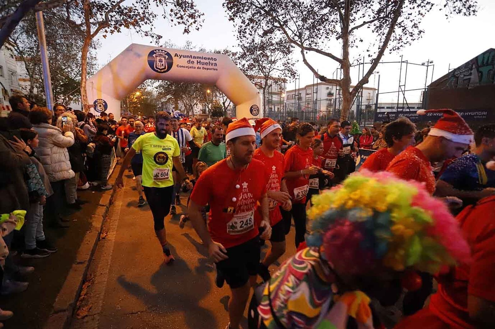 Imágenes de la carrera de San Silvestre en Huelva
