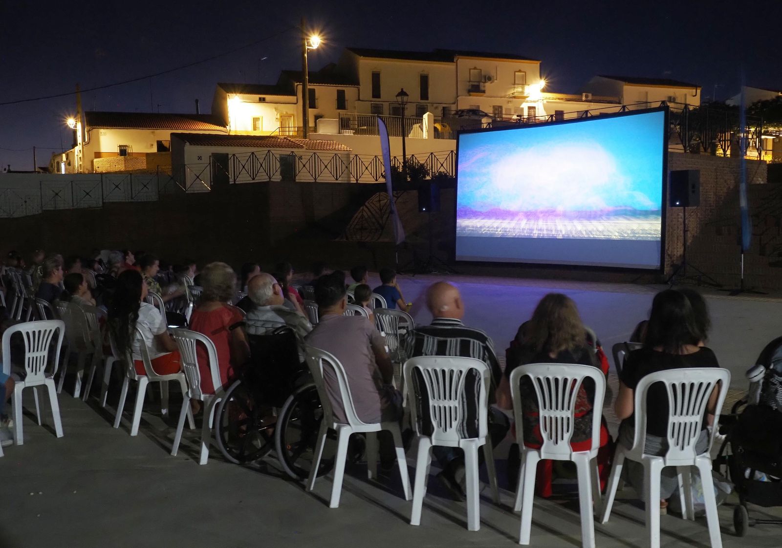 Imágenes del ciclo de cine en los pueblos de la Diputación de Huelva.