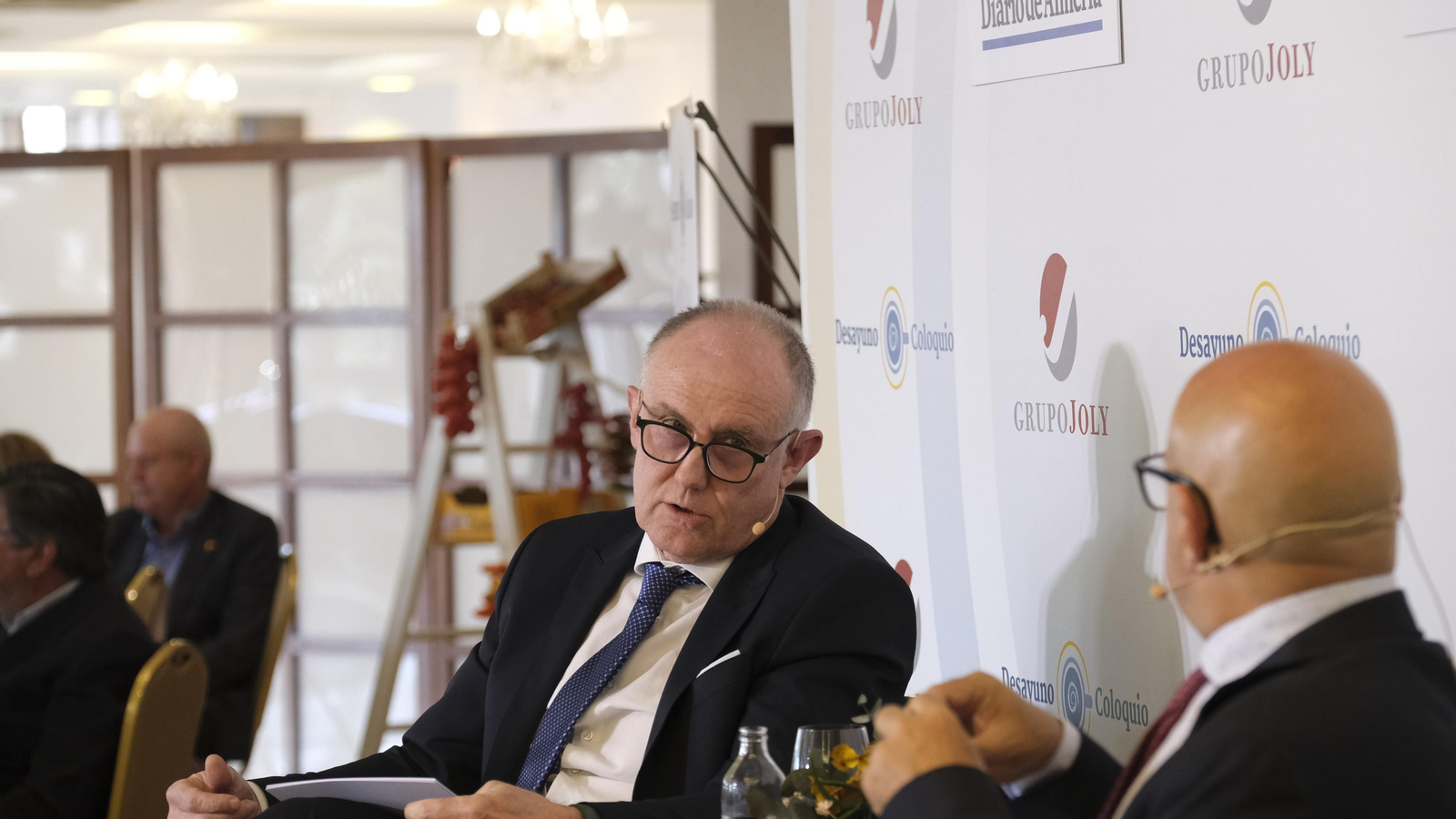 Desayuno coloquio de Grupo Joly y Cajasur, con la participación del ponente Enrique de los Ríos