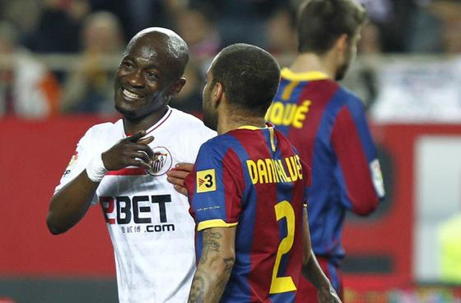 El Sevilla consigue sacar un punto ante el Barcelona en el Sánchez Pizjuán. / Antonio Pizarro