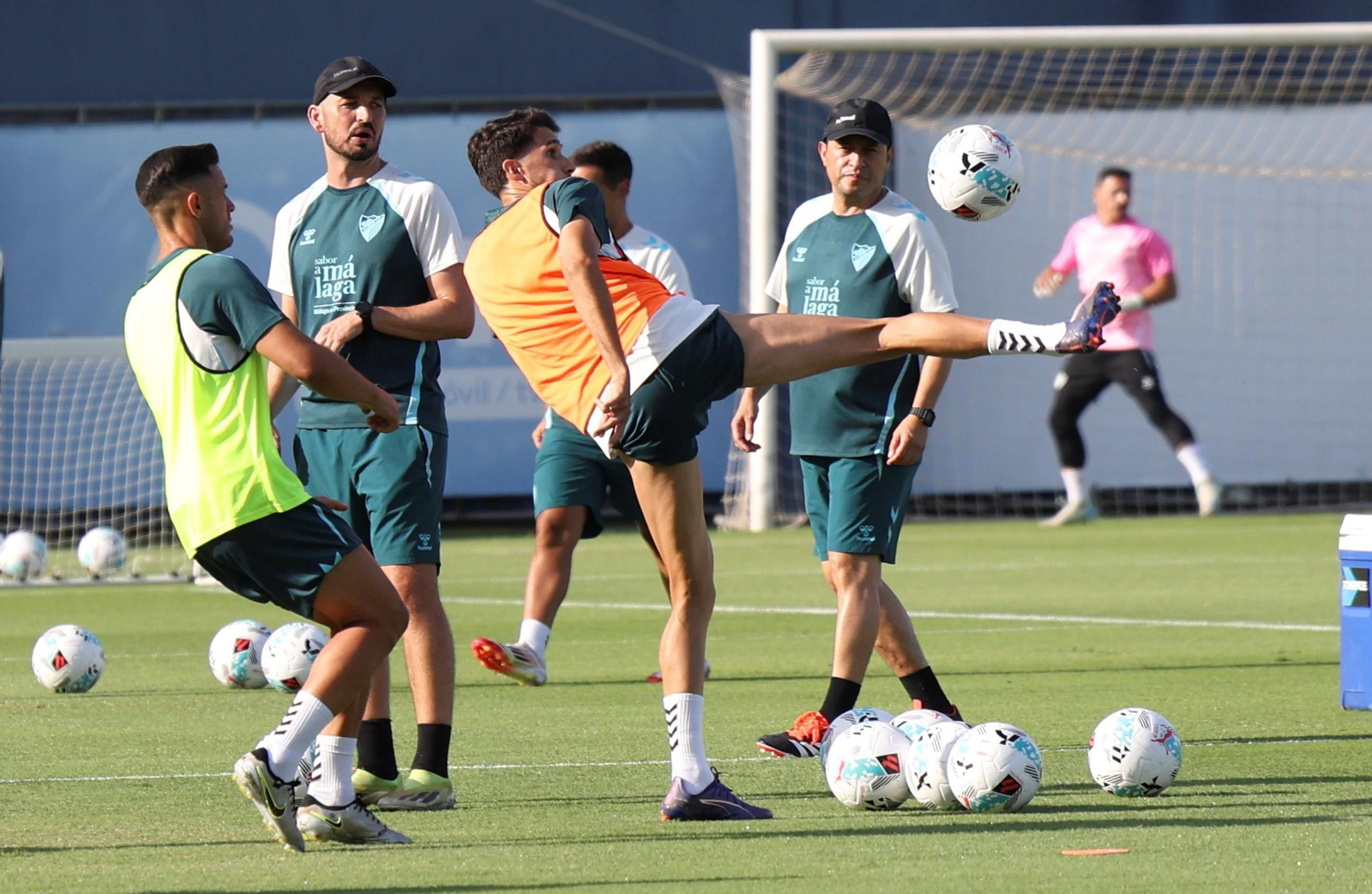 Eneko Jauregi se ejercita en su primer día como jugador del Málaga CF
