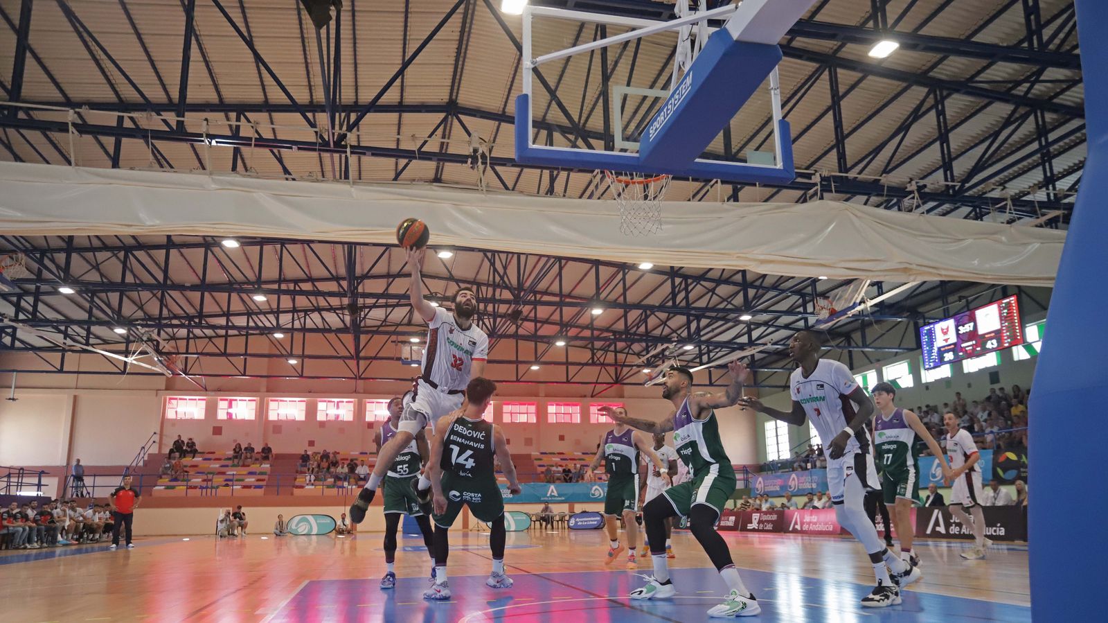 Las mejores fotos del Unicaja - CB Granada en La Línea