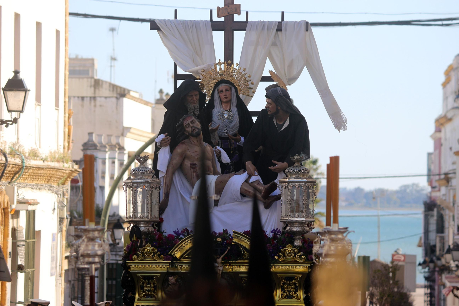 Las imágenes del Lunes Santo en Puerto Real 2023: Los Dolores