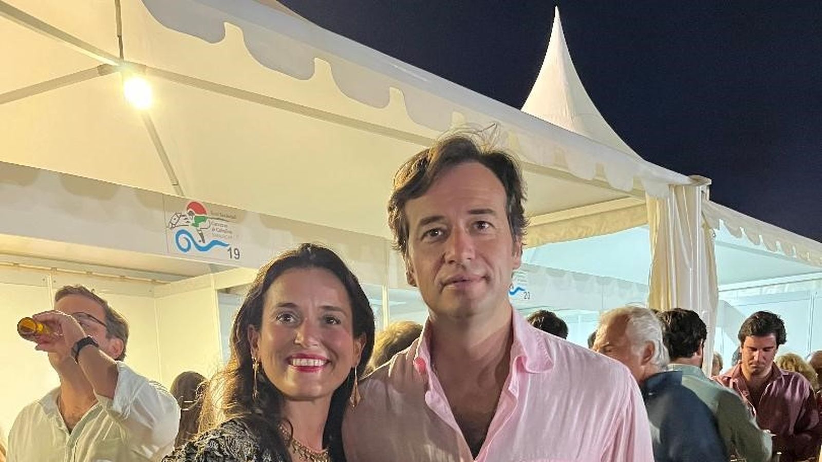 María Cuquerella y Gerónimo de Angulo en el palco de la familia Hidalgo.