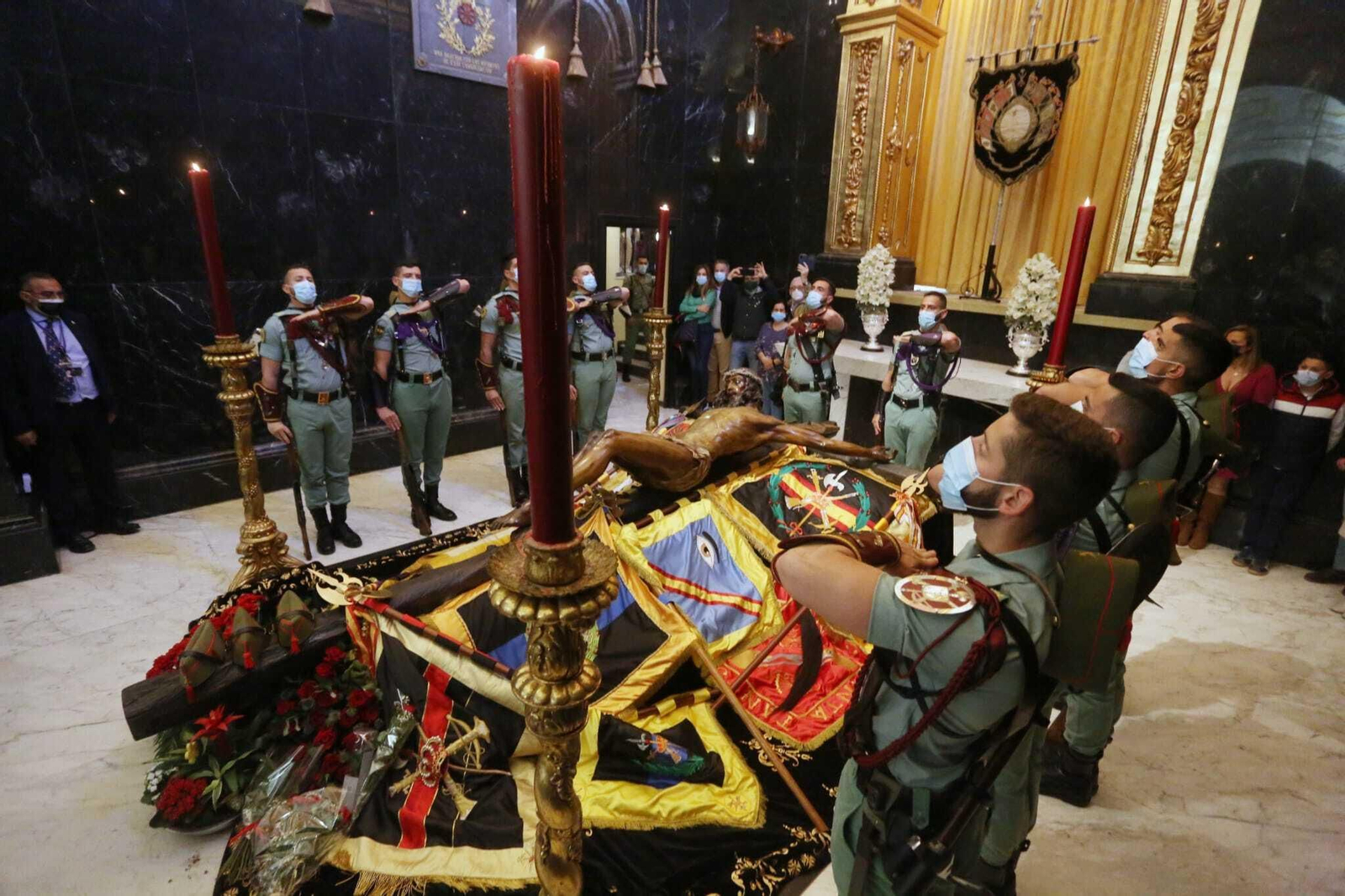 La guardia de los legionarios al Cristo de Mena en Málaga