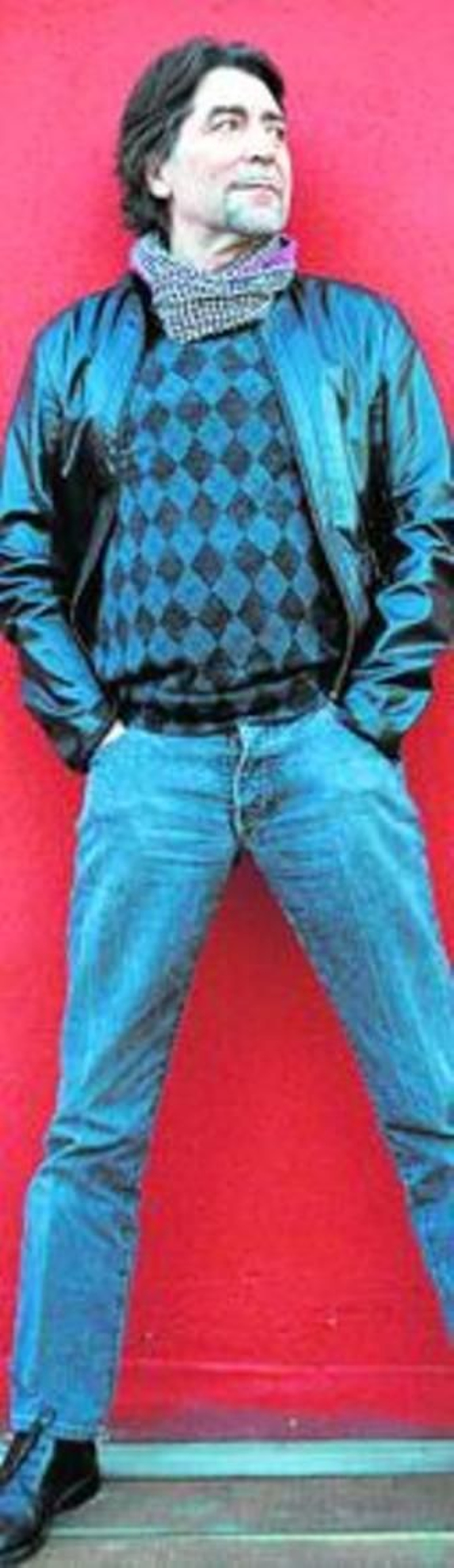 Sabina, postura 'chulesca' para presentar su nuevo disco.