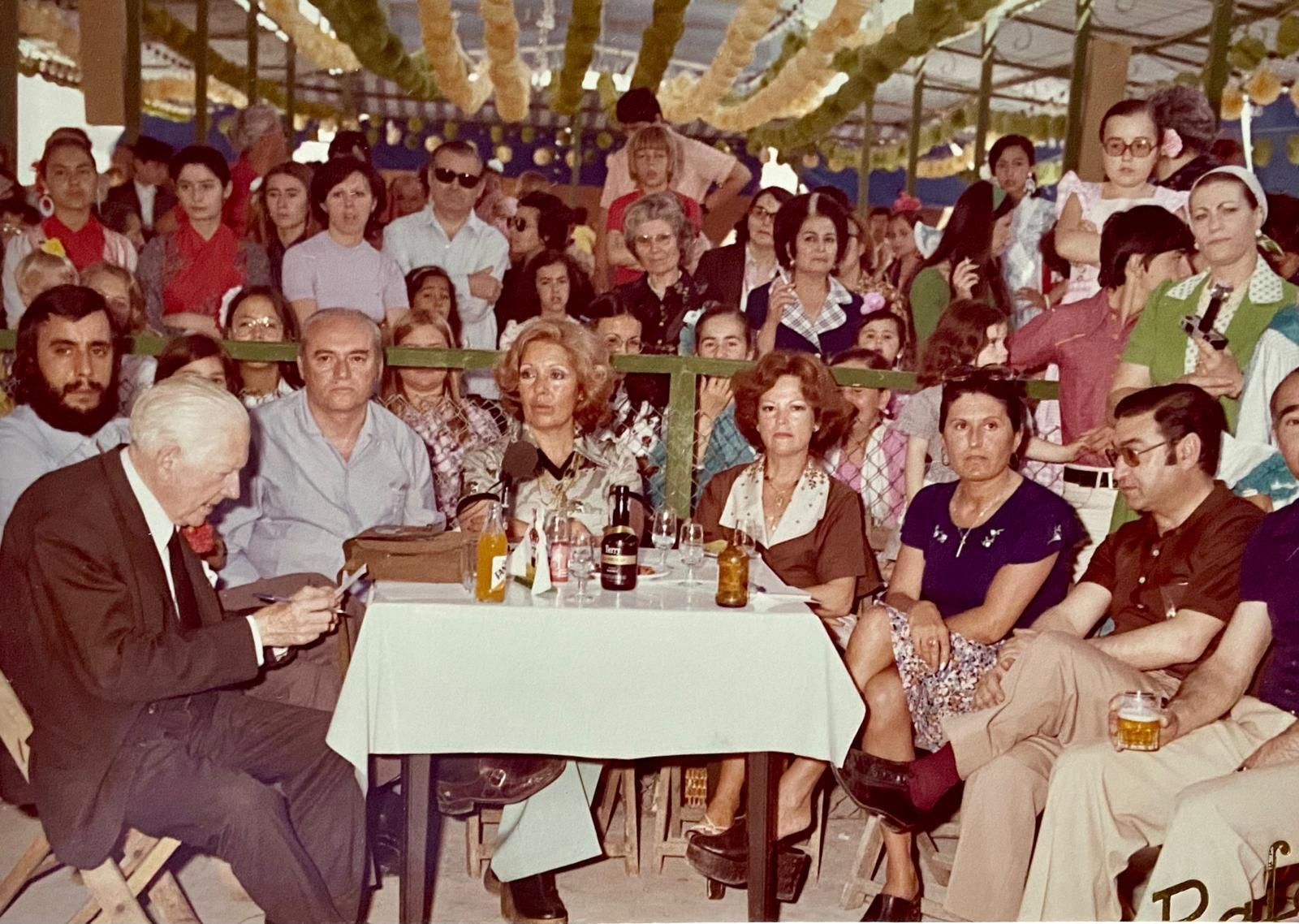 Jurado del concurso de baile en la Feria de Crevillet, en los años 70 del pasado siglo.