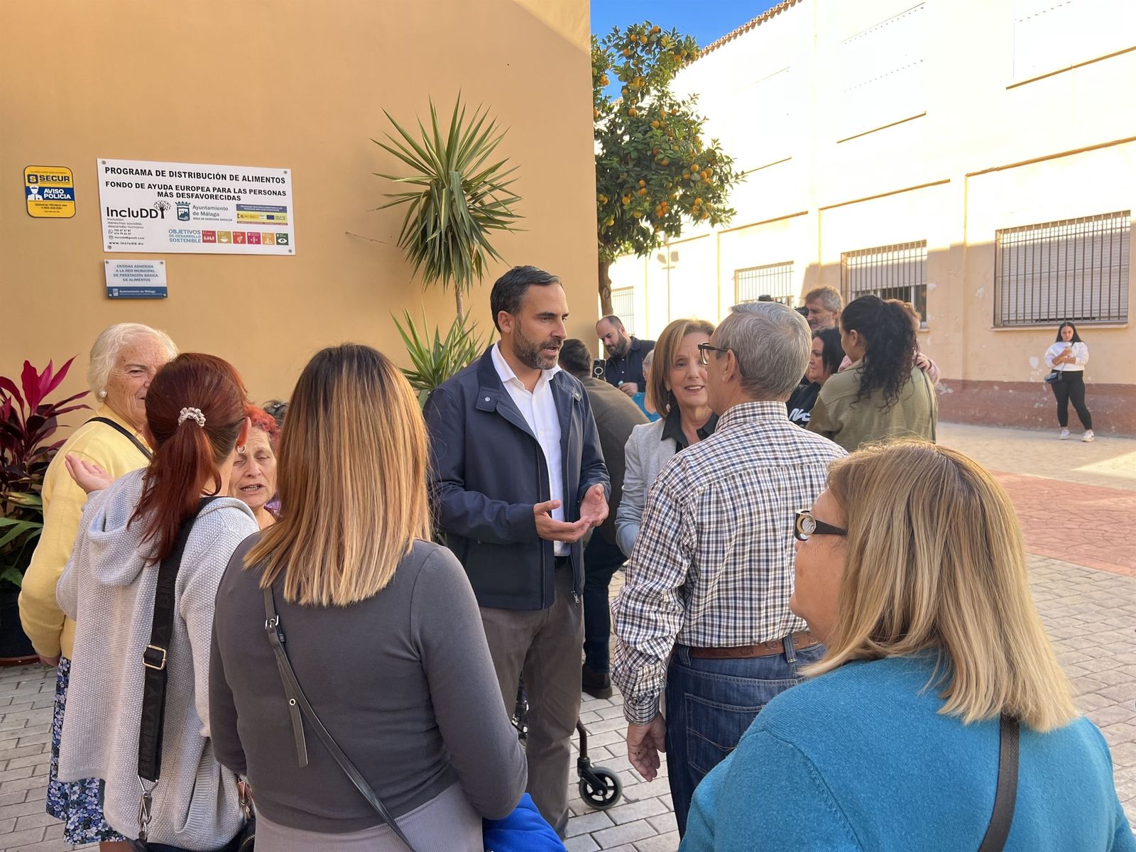 El secretario general del PSOE Málaga, Dani Pérez, durante una visita.
