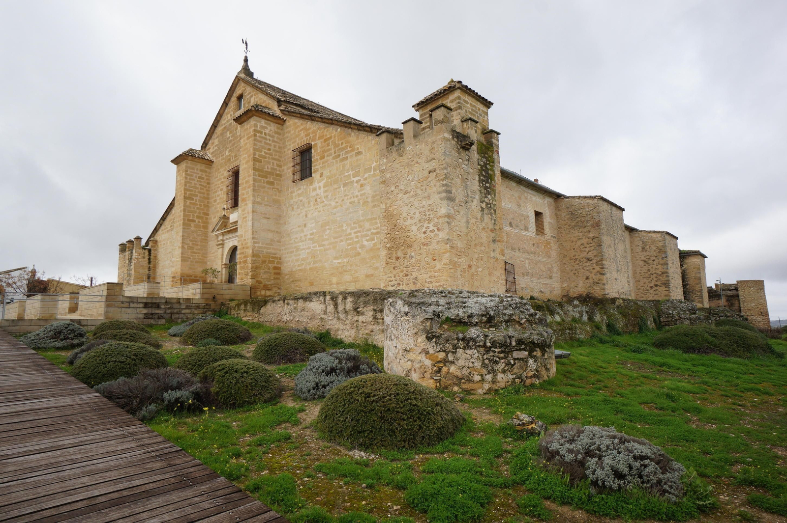 Panorámica  del Castillo del Gran Capitán, una de las principales atracciones de Montilla.
