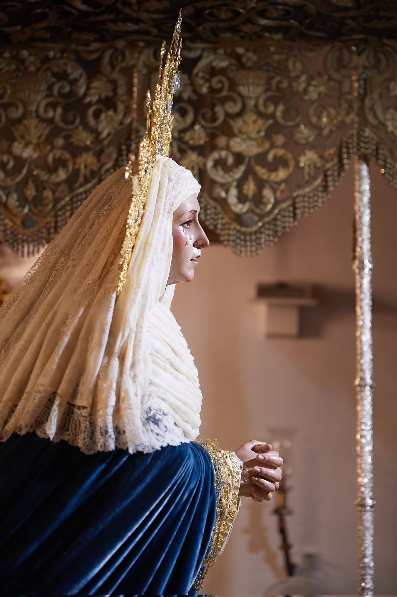 Perfil de la Virgen de las Aguas en su paso de palio