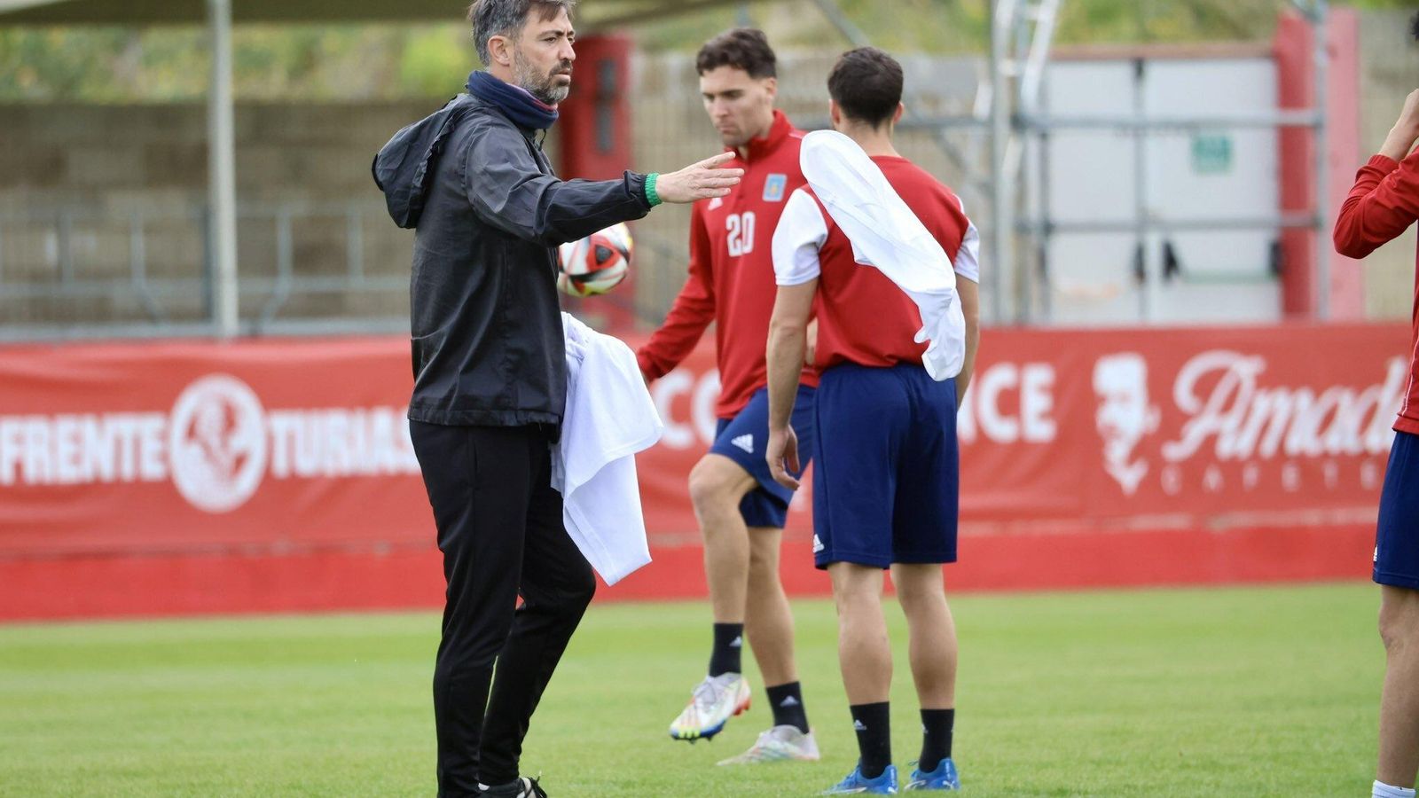 El almeriense Molo durante un entrenamiento de su equipo durante la presente temporada.