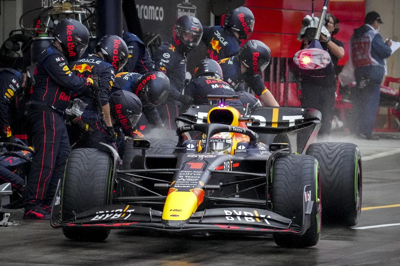 Las imágenes del segundo título de Verstappen