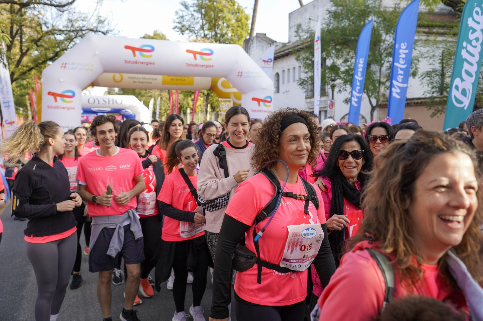 Búscate en las fotos de la Carrera de la Mujer de Sevilla