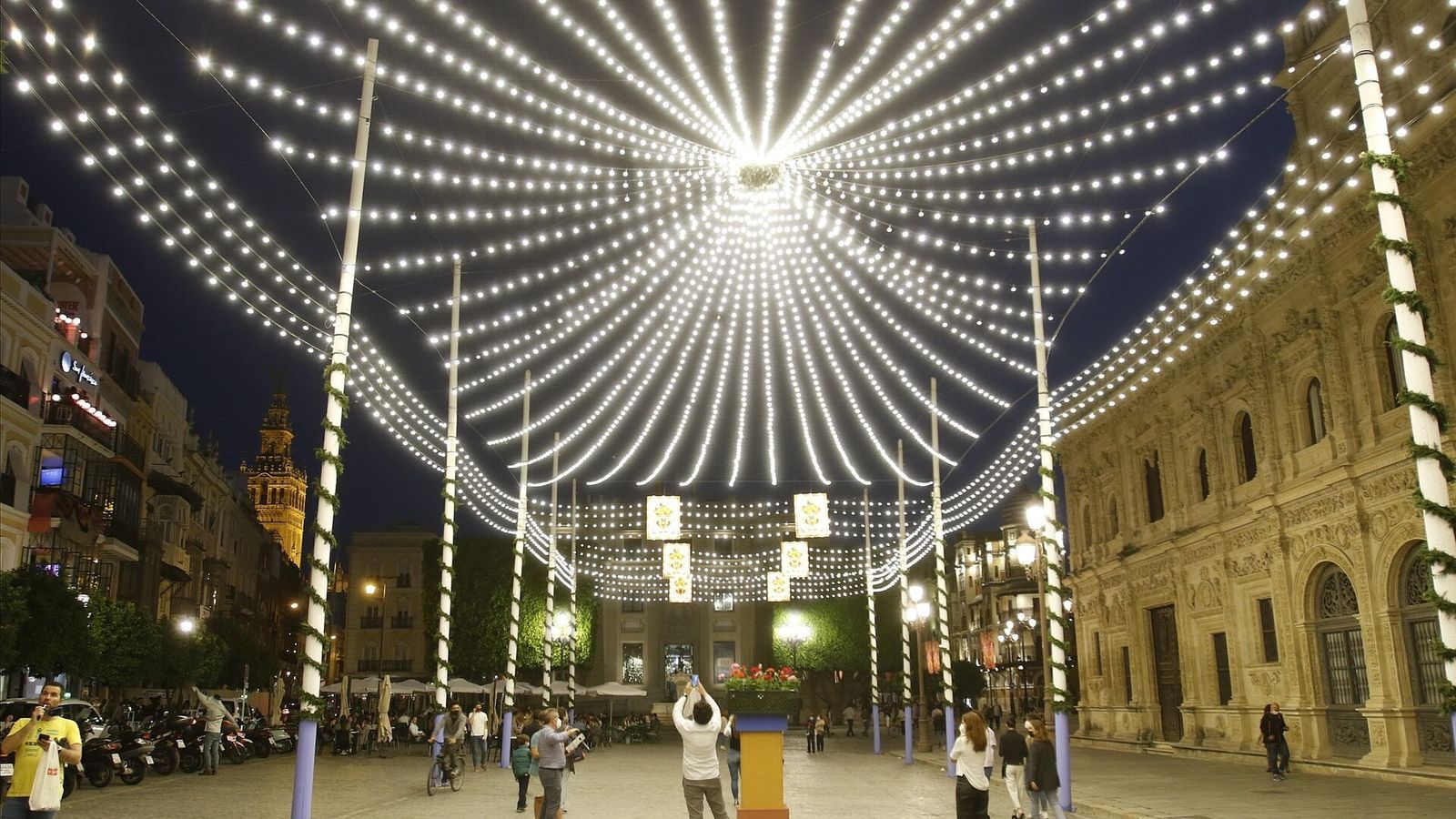 ¿Estás de acuerdo con que vuelva la decoración de Feria al centro de Sevilla?