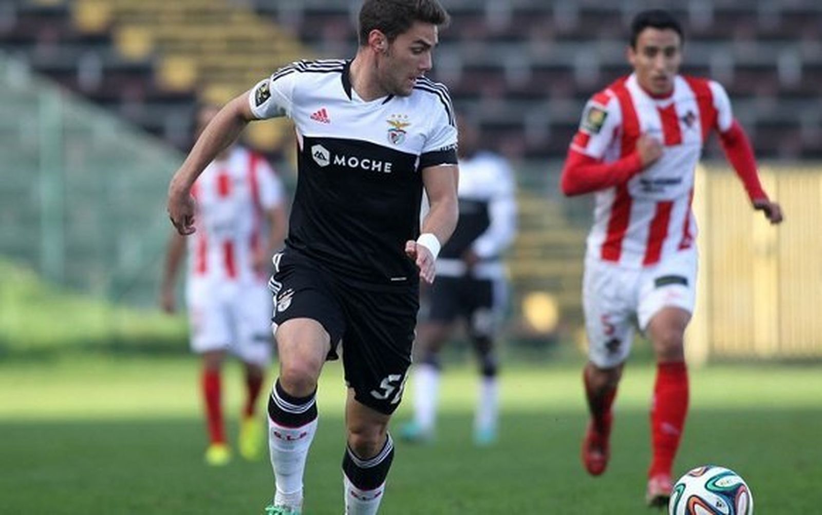 El Cádiz y el Benfica acuerdan la cesión del delantero Lolo Pla