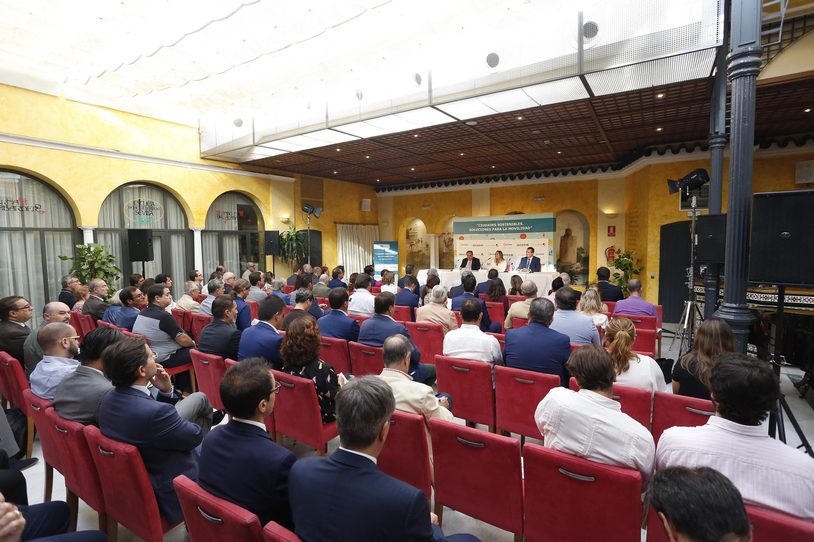 Uno de los momentos de la jornada celebrada esta mañana.