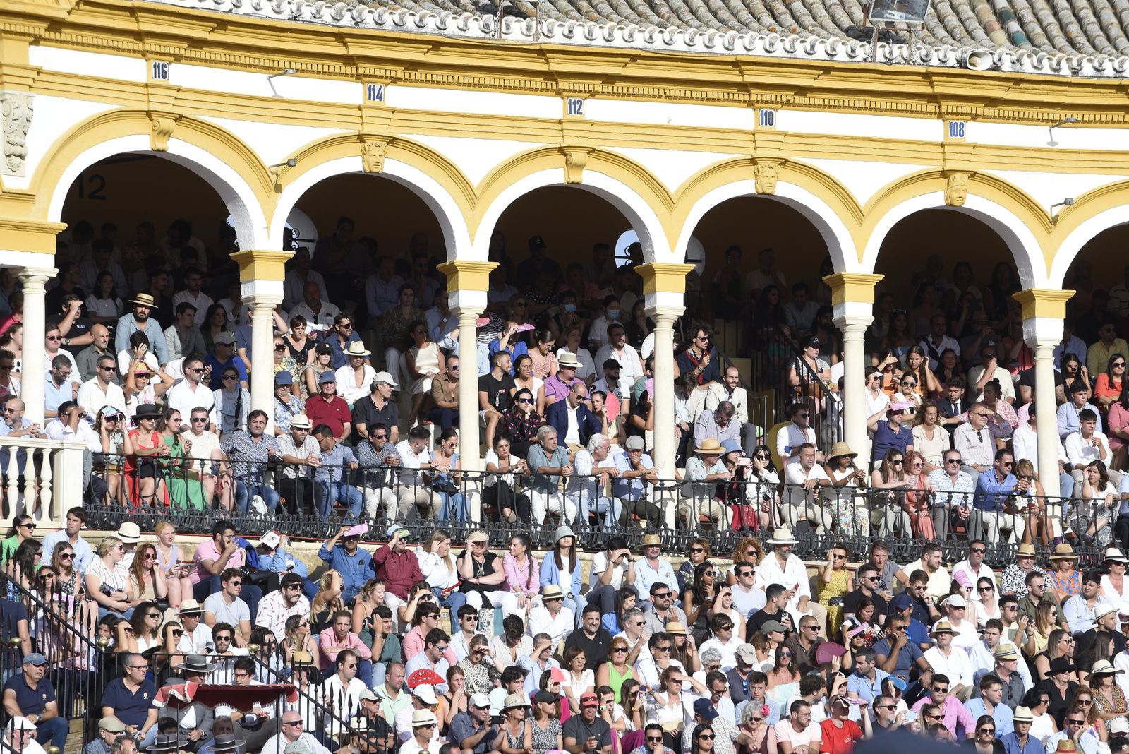 Búscate en la tercera corrida de toros de la Feria de San Miguel de Sevilla