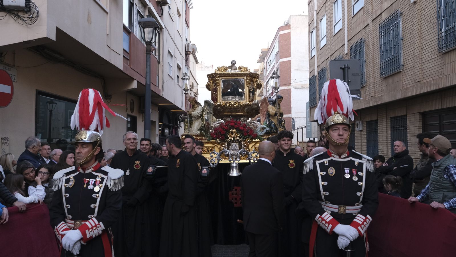 Procesión del Santo Entierro en Almería, en imágenes