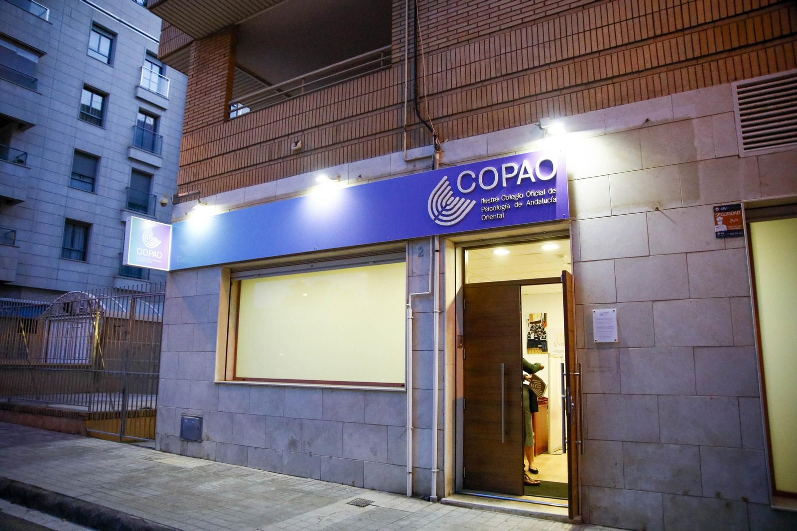 Las imágenes de la entrega de los Premios Compromiso con la Psicología en la sede del COPAO en Almería