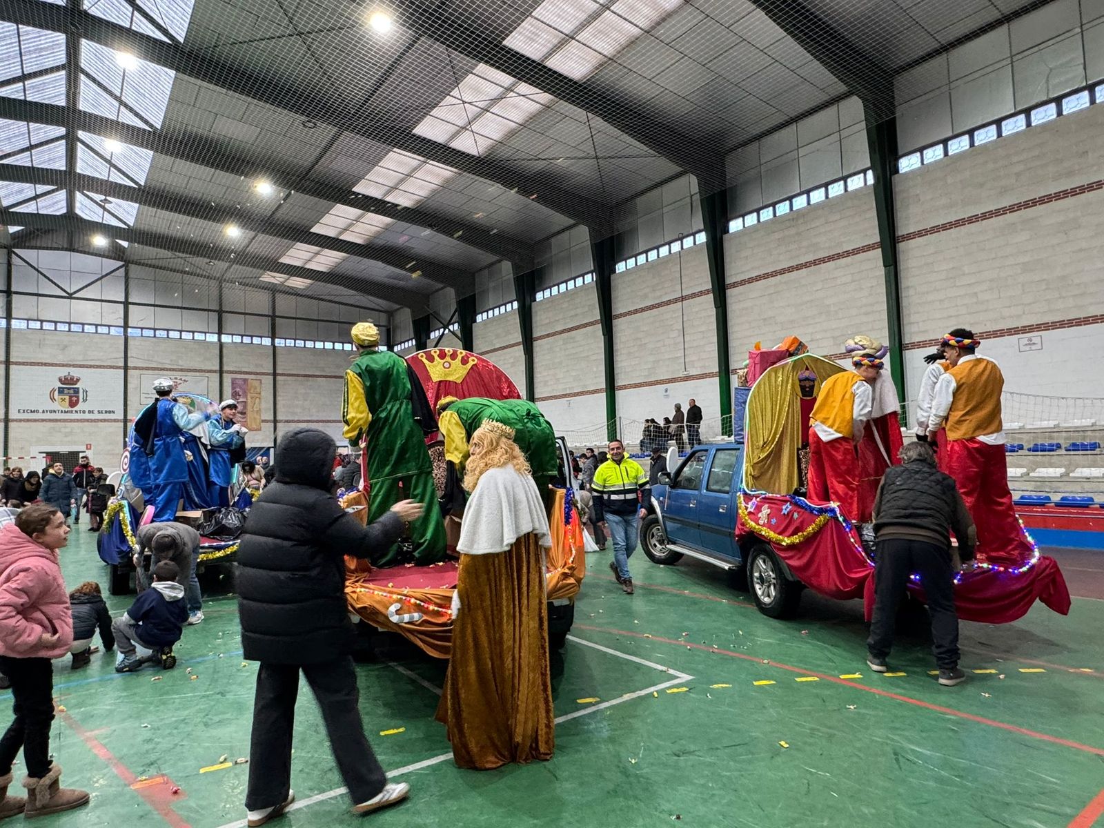 La llegada de los Reyes Magos a Serón con cientos de caramelos.
