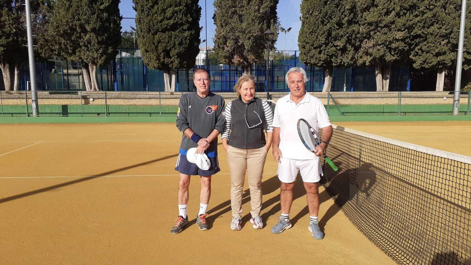 Benjamín Velasco, la juez árbitro de la final y Ramón Romero Abad. Benjamín Velasco, la juez árbitro de la final y Ramón Romero Abad.