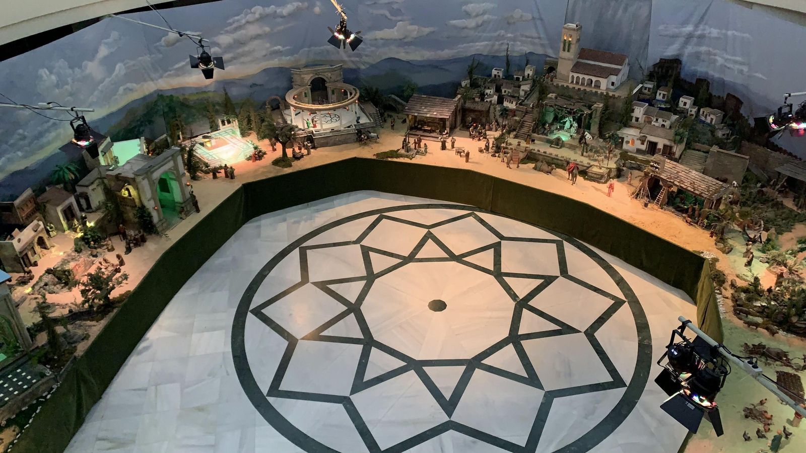 Belén Monumental de la Hermandad de la Vera Cruz de Alcalá del Río.