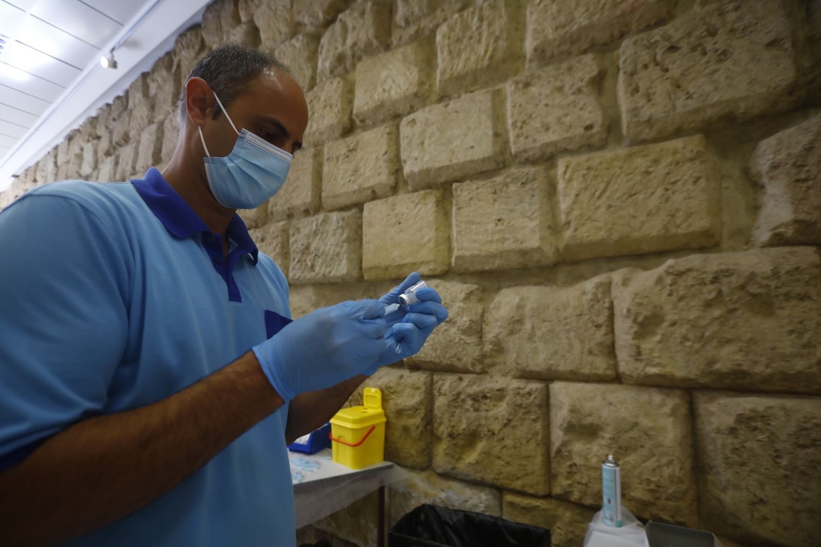 La vacunación contra el coronavirus en el Ayuntamiento de Córdoba, en imágenes