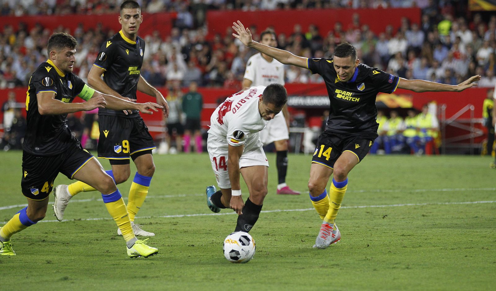 Las fotos del Sevilla-Apoel