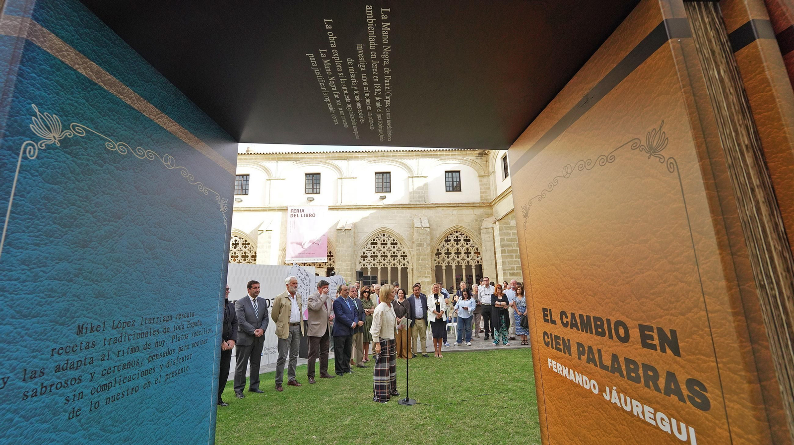 Imágenes de la inauguración de la Feria del Libro de Jerez 2025