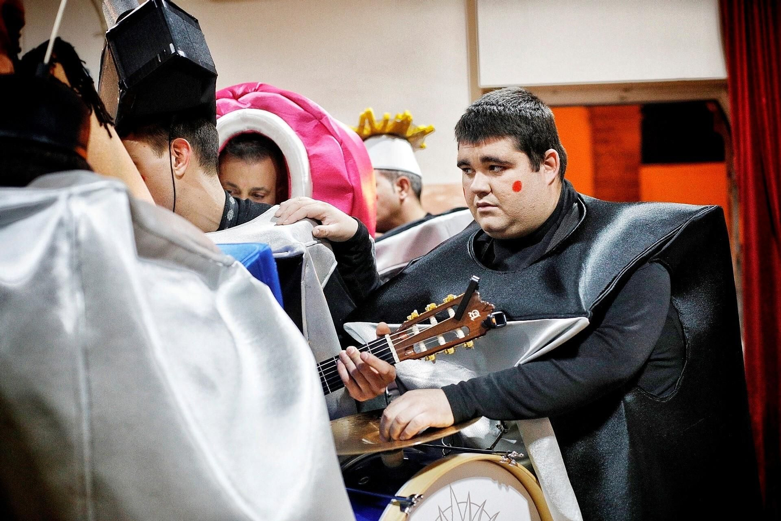 Chirigota 'El planeta de los litios' en camerinos