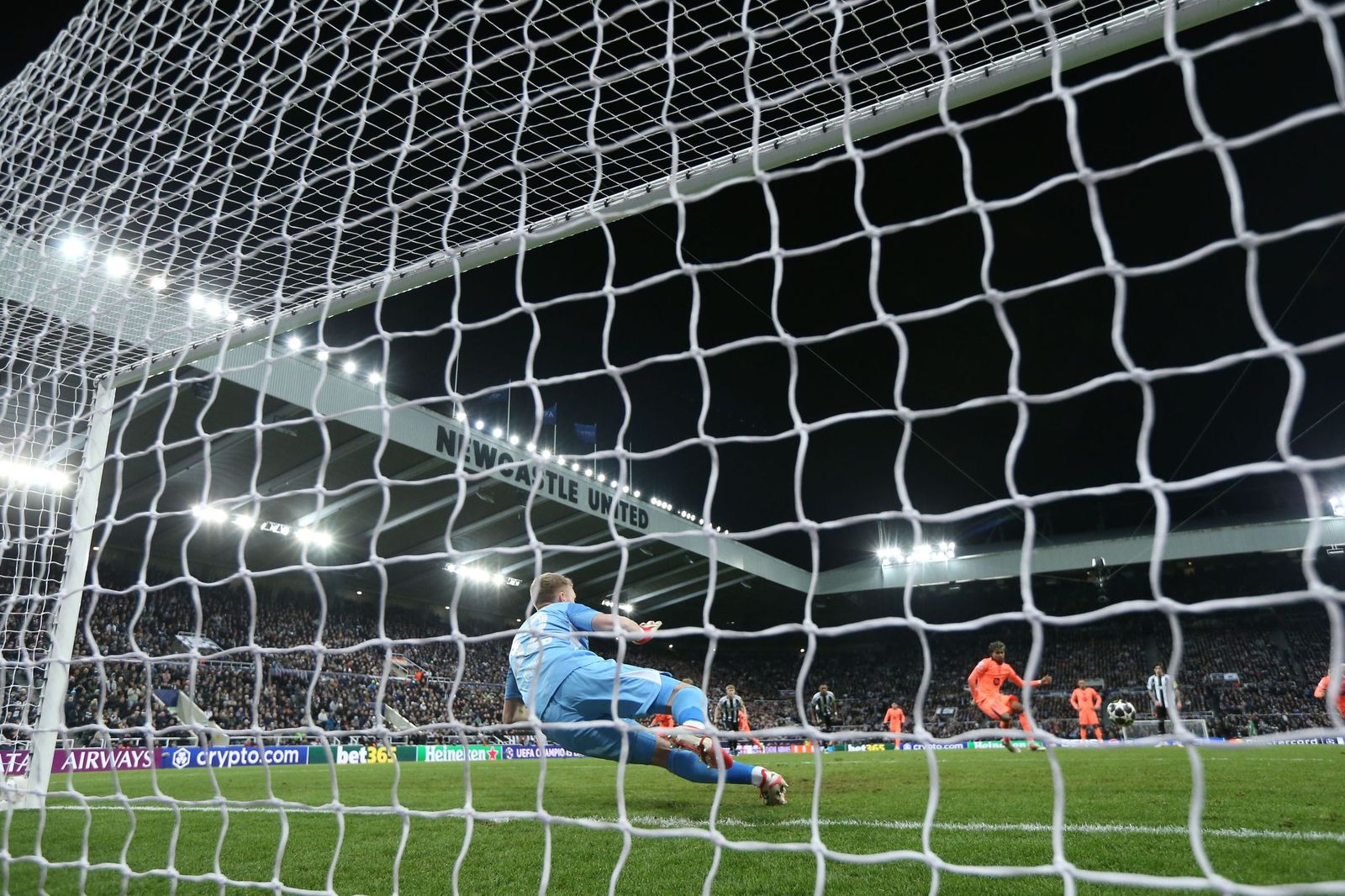 Las fotos del Newcastle-Barcelona