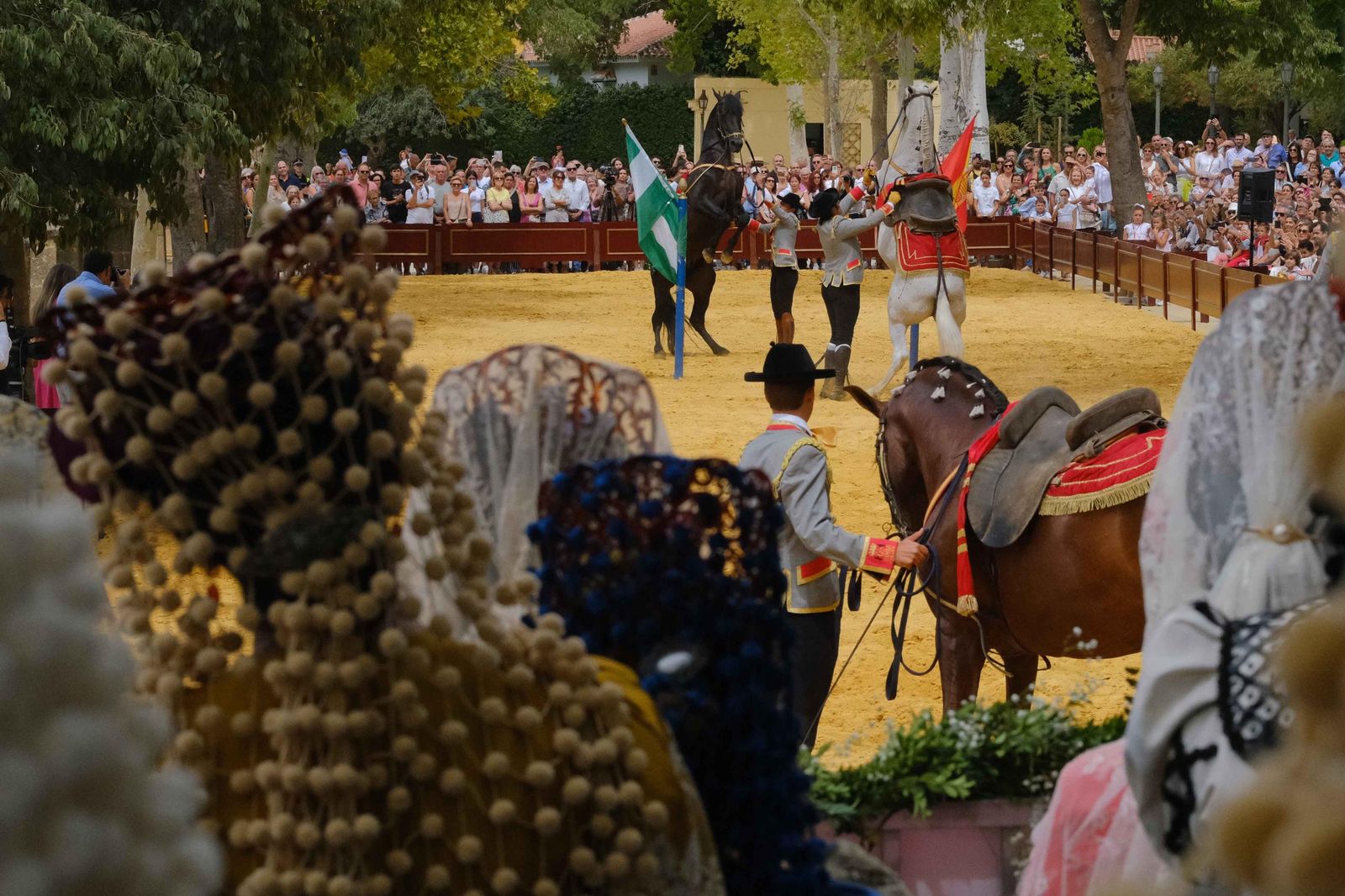 Sábado de Goyesca (sin Goyesca) en imágenes
