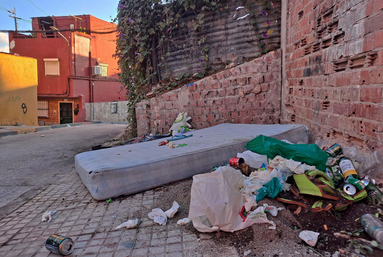 Fotos de La Bajadilla, en Algeciras, tras los incidentes del fin de semana