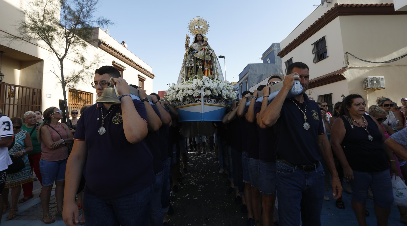 Procesión de la Virgen del Carmen de la iglesia de la Atunara en La Línea