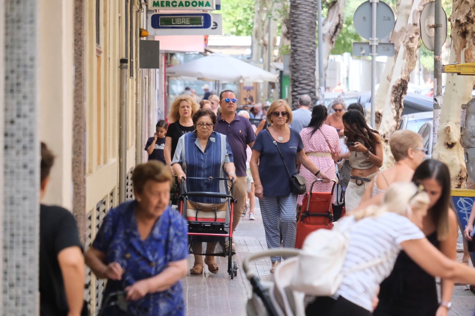 Un día de agosto en el barrio cordobés de Santa Rosa, en imágenes