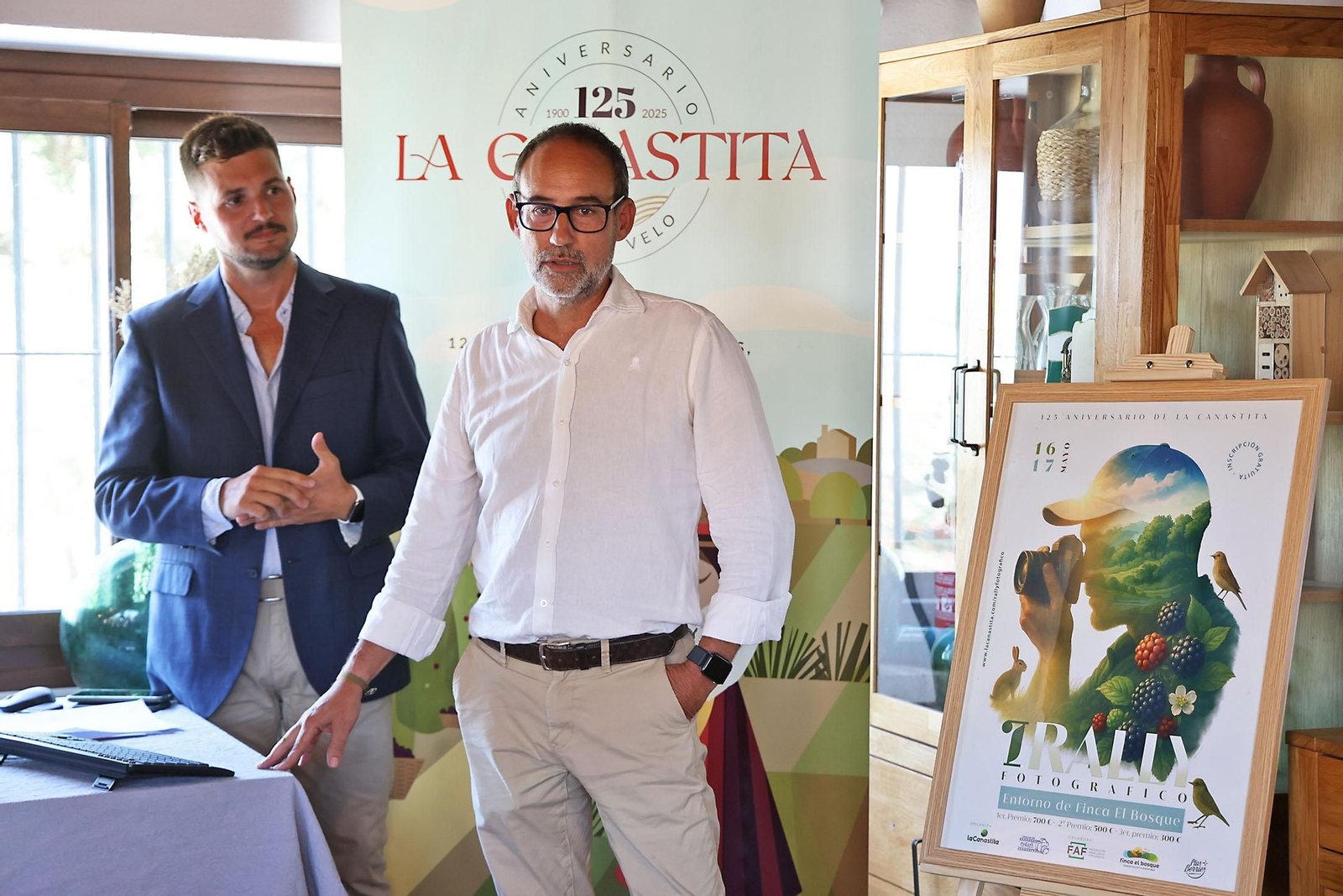 Imágenes de la entrega de premios del I Rally Fotográfico del Entorno de la Finca El Bosque Imágenes de la entrega de premios del I Rally Fotográfico del Entorno de la Finca El Bosque