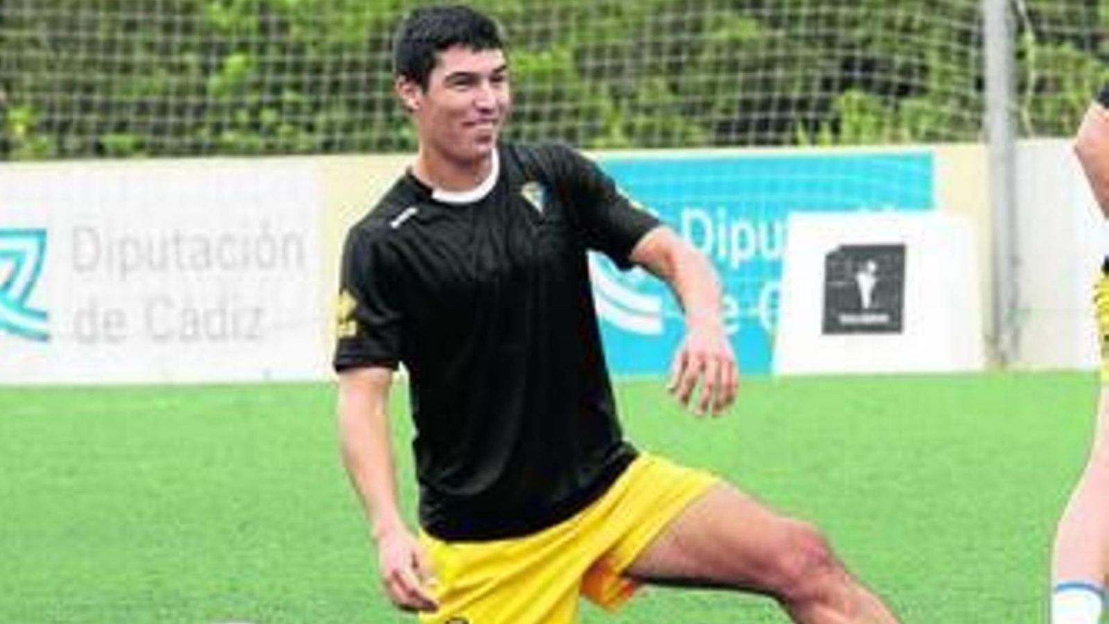 En su etapa como juvenil del Cádiz.