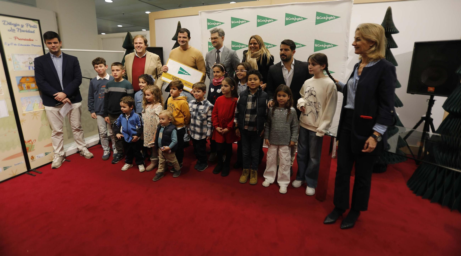 El Corte Inglés de Algeciras entrega los premios del concurso Dibuja y Pinta la Navidad