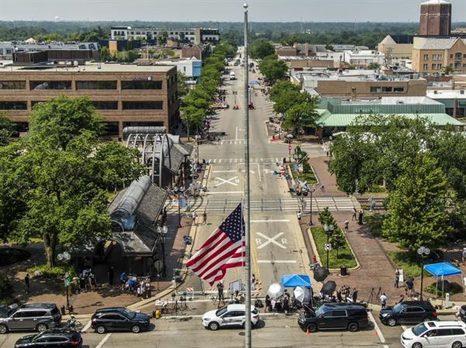 El tiroteo  el 4 de julio en Highland Park, Illinois, EE.UU. deja hasta el momento a siete personas muertas y treinta más heridas