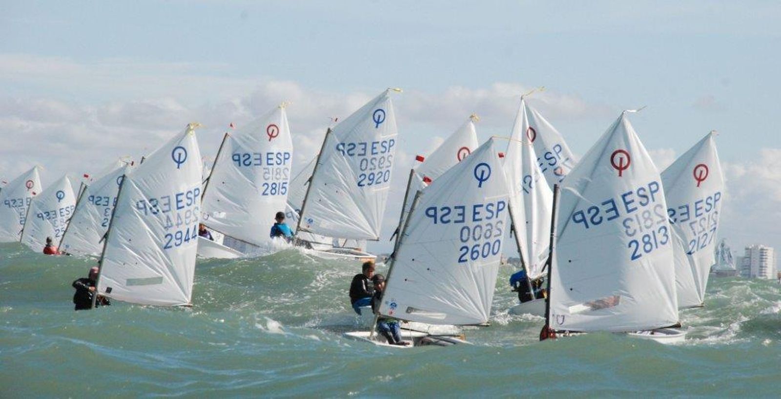 Imágenes de la tercera y última jornada del III Trofeo de la Hispanidad de Óptimist en la Bahía de Cádiz