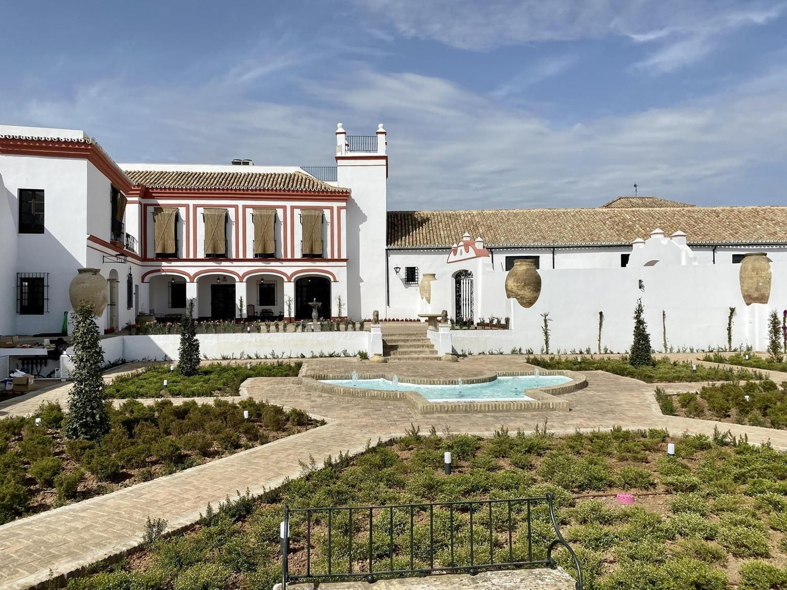 La nueva Casa Consistorial de Gines abre sus puertas en la Hacienda El Santo Ángel