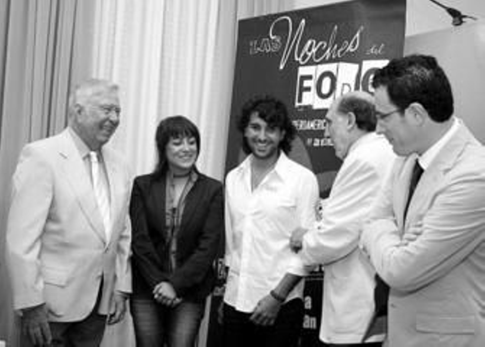 En el centro, Arcángel, que mañana actuará en el Foro Iberoamericano de Huelva.