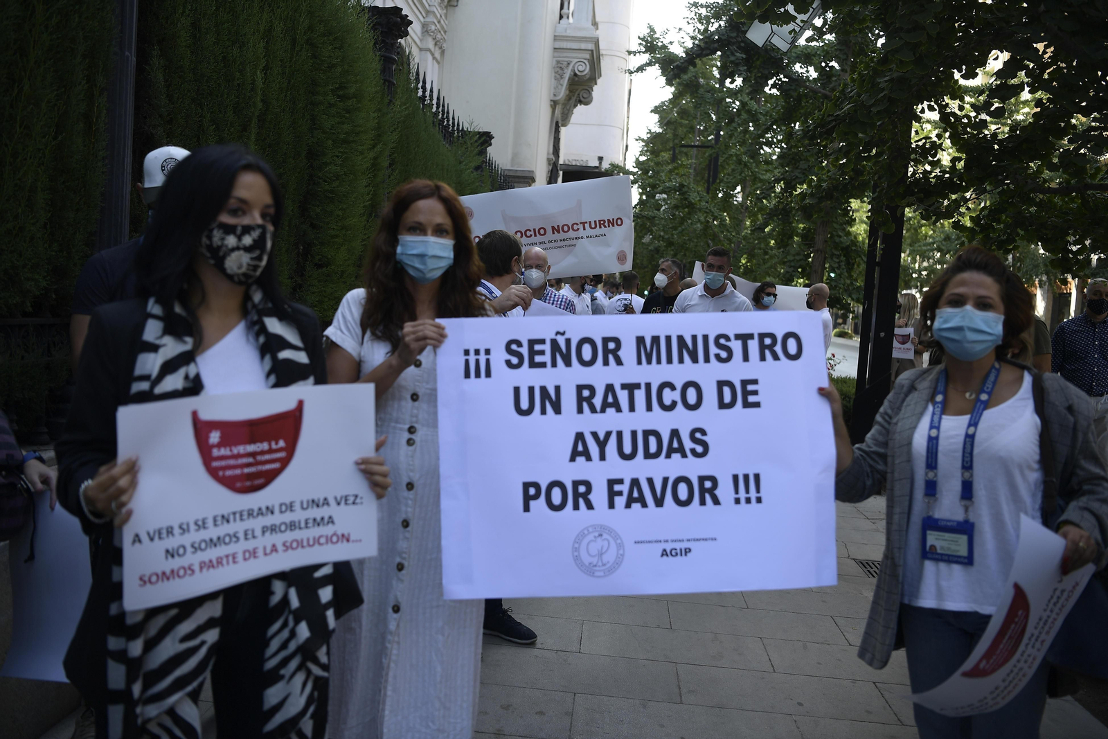 Fotos: El turismo se manifiesta en Granada
